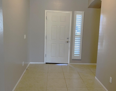 2981 E Tiffany Way - Photo Thumbnail 2
