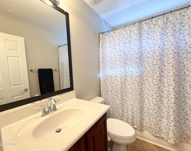 3272 E Meadowview Drive - Photo Thumbnail 25