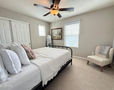 3272 E Meadowview Drive - Photo Thumbnail 22