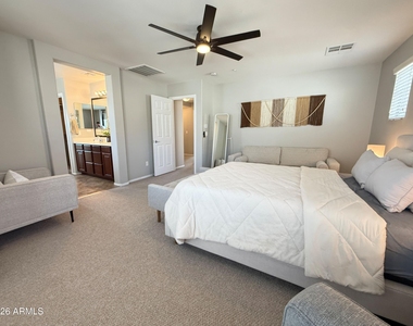3272 E Meadowview Drive - Photo Thumbnail 14