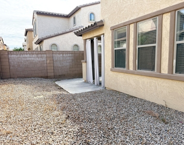 3272 E Meadowview Drive - Photo Thumbnail 30