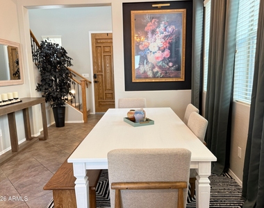 3272 E Meadowview Drive - Photo Thumbnail 8