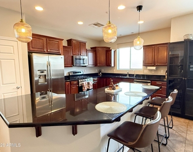 3272 E Meadowview Drive - Photo Thumbnail 3