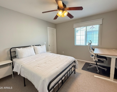 3272 E Meadowview Drive - Photo Thumbnail 20