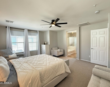3272 E Meadowview Drive - Photo Thumbnail 13