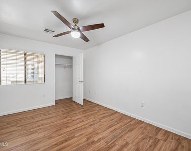 3065 N 67th Avenue - Photo Thumbnail 12