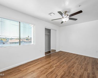 3065 N 67th Avenue - Photo Thumbnail 11