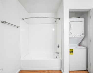 3065 N 67th Avenue - Photo Thumbnail 14