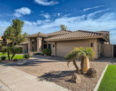 15827 S 36th Street - Photo Thumbnail 2