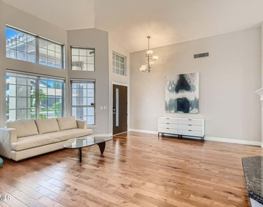 15827 S 36th Street - Photo Thumbnail 5