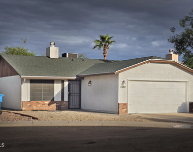 14607 N 40th Place - Photo Thumbnail 1