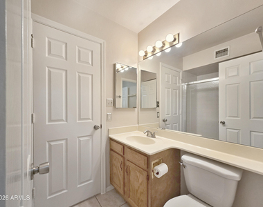 14607 N 40th Place - Photo Thumbnail 15