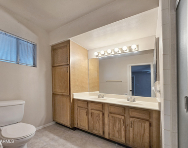 14607 N 40th Place - Photo Thumbnail 10