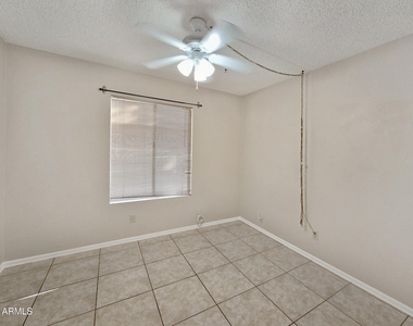 14607 N 40th Place - Photo Thumbnail 13