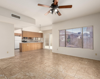 4133 W Kimberly Way - Photo Thumbnail 6