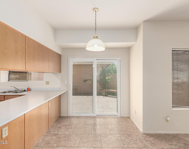 4133 W Kimberly Way - Photo Thumbnail 5