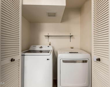 4133 W Kimberly Way - Photo Thumbnail 14