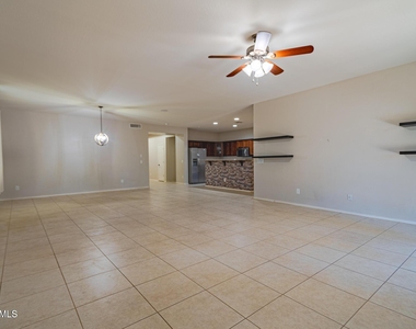 18433 W Sunnyslope Lane - Photo Thumbnail 9