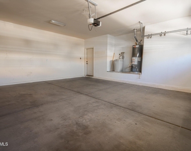 18433 W Sunnyslope Lane - Photo Thumbnail 25