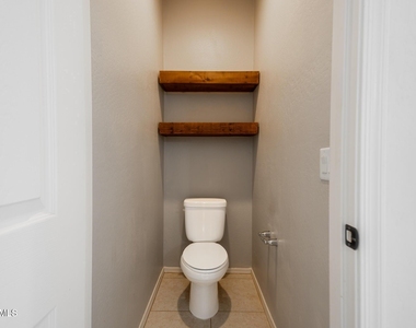 18433 W Sunnyslope Lane - Photo Thumbnail 15