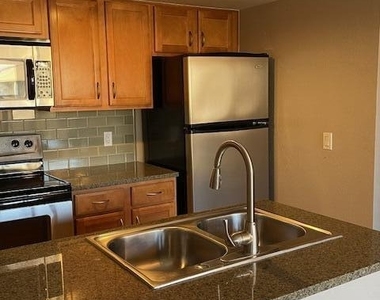 200 E Southern Avenue - Photo Thumbnail 2