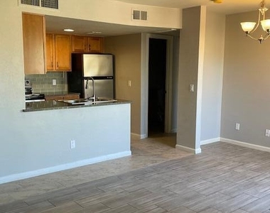 200 E Southern Avenue - Photo Thumbnail 3
