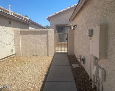 622 W Colt Road - Photo Thumbnail 3