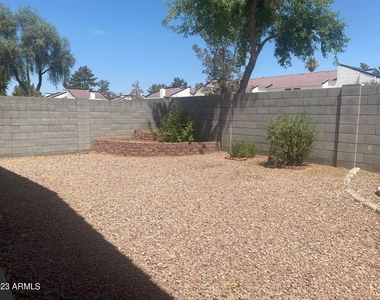 622 W Colt Road - Photo Thumbnail 24