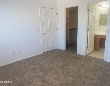 622 W Colt Road - Photo Thumbnail 13