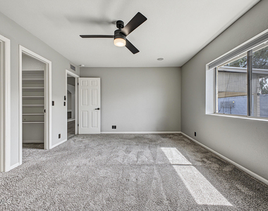 915 W Diamond Drive - Photo Thumbnail 15
