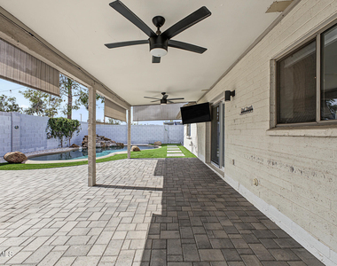 915 W Diamond Drive - Photo Thumbnail 31
