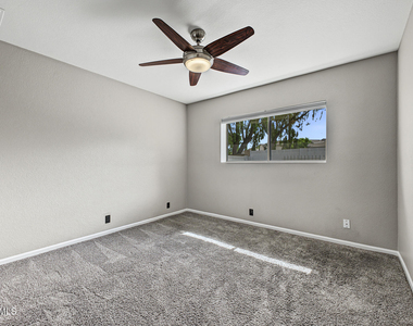 915 W Diamond Drive - Photo Thumbnail 26