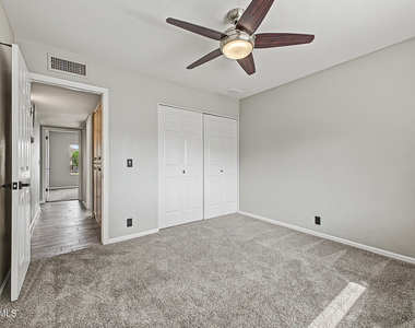 915 W Diamond Drive - Photo Thumbnail 27