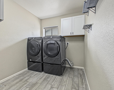 915 W Diamond Drive - Photo Thumbnail 28