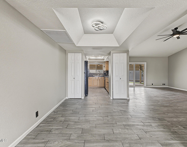 915 W Diamond Drive - Photo Thumbnail 8