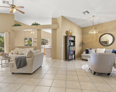 3243 E Maldonado Drive - Photo Thumbnail 4