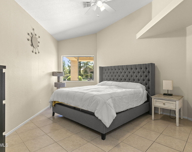 3243 E Maldonado Drive - Photo Thumbnail 14