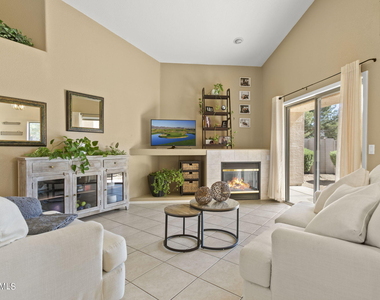 3243 E Maldonado Drive - Photo Thumbnail 2