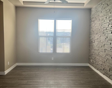5361 S Crosscreek Drive - Photo Thumbnail 3