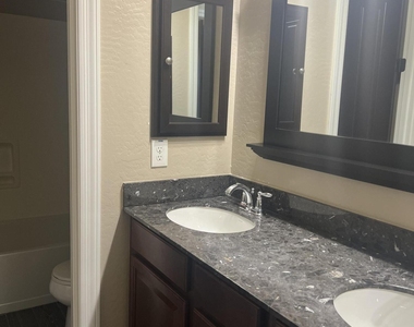 5361 S Crosscreek Drive - Photo Thumbnail 16