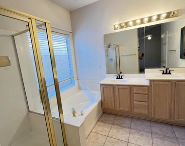 1857 E Mcnair Drive - Photo Thumbnail 10