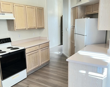 1857 E Mcnair Drive - Photo Thumbnail 6