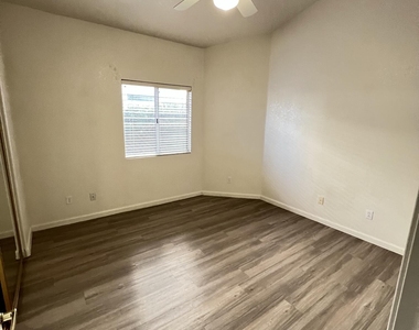 1857 E Mcnair Drive - Photo Thumbnail 13