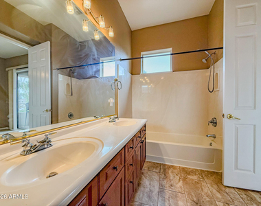 3800 S Cantabria Circle - Photo Thumbnail 22