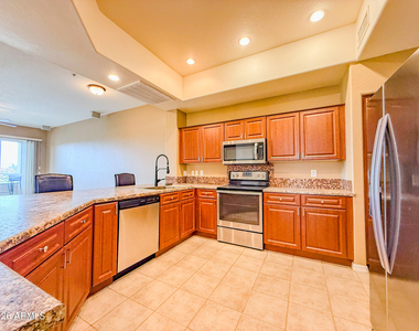 3800 S Cantabria Circle - Photo Thumbnail 5