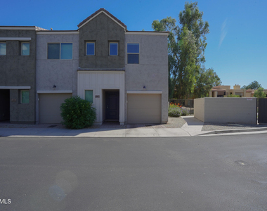 8417 N 22nd Drive - Photo Thumbnail 1