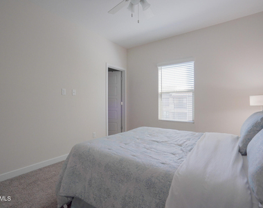 8417 N 22nd Drive - Photo Thumbnail 23