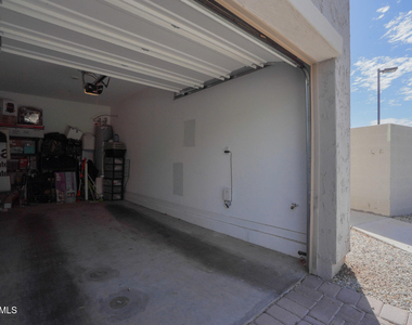 8417 N 22nd Drive - Photo Thumbnail 32