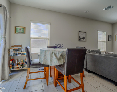 8417 N 22nd Drive - Photo Thumbnail 10