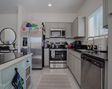 8417 N 22nd Drive - Photo Thumbnail 8